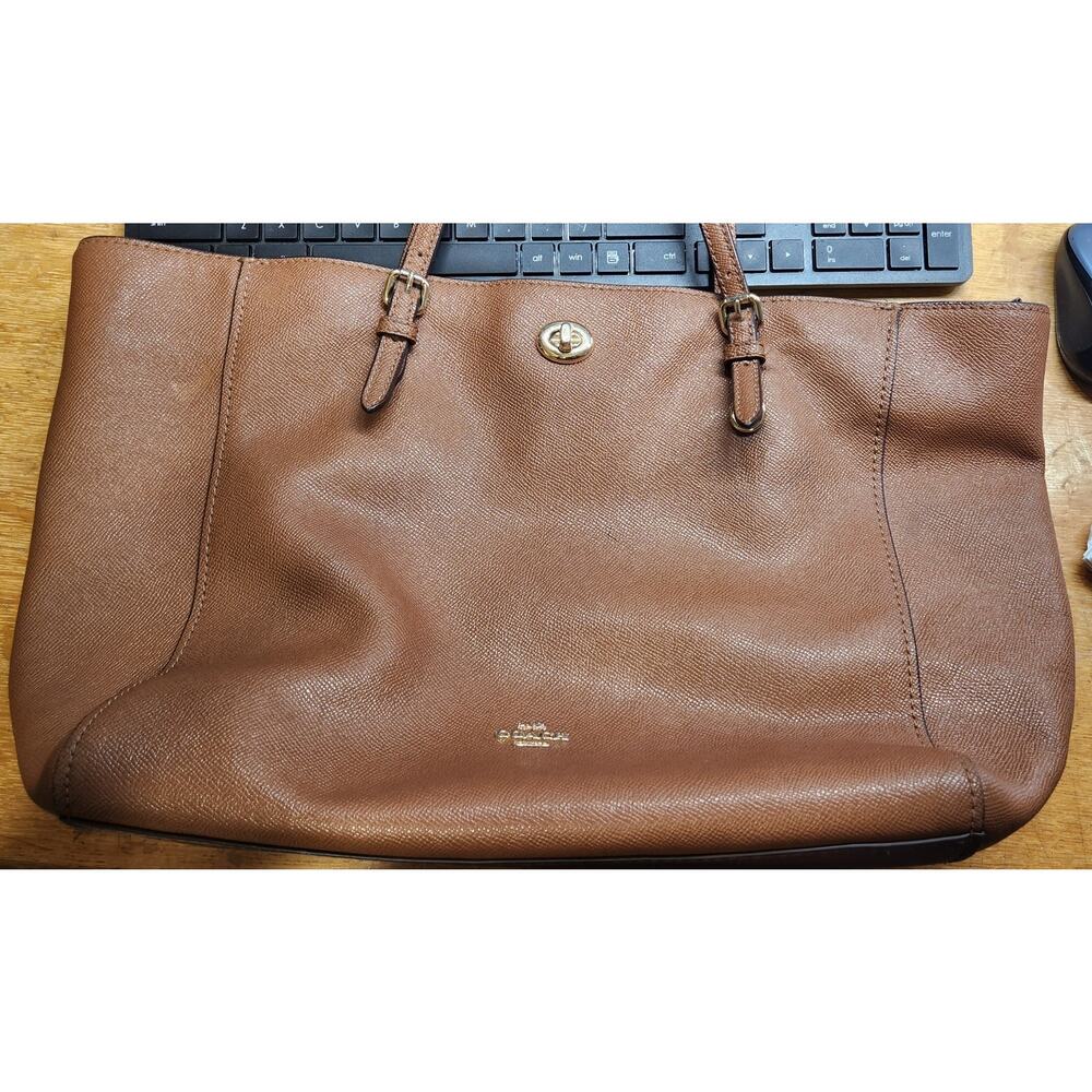 Coach Turnlock Zip L TOTEβ BAG Crossgrain Leather Brown 57443